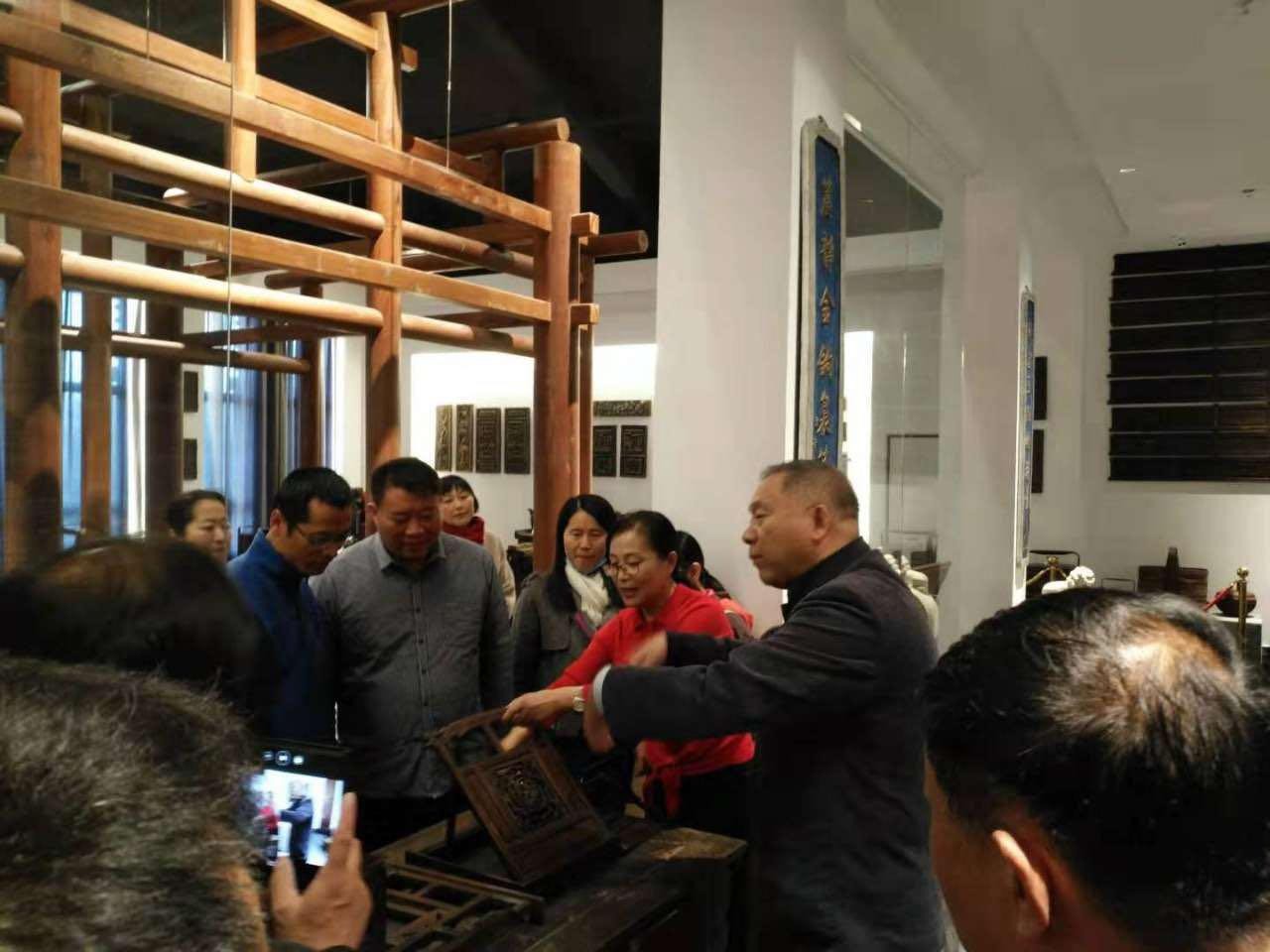 �}�����}��ľ�������^