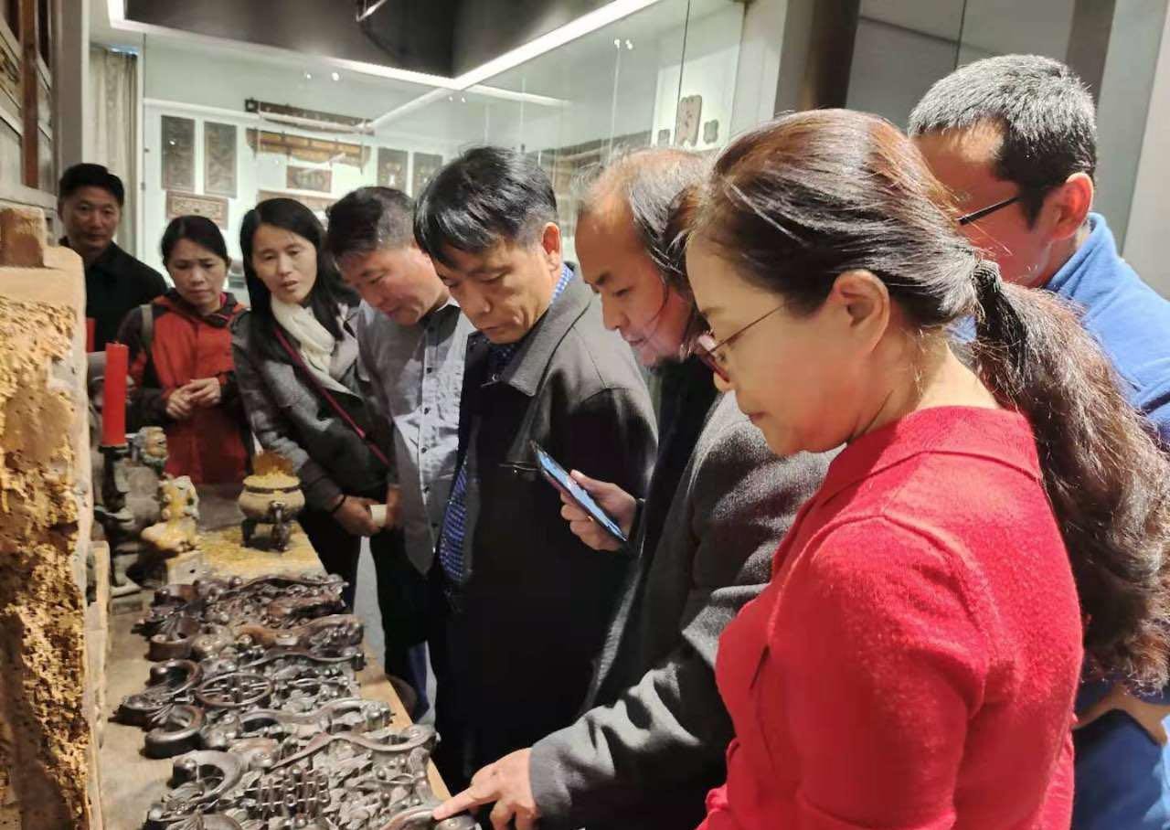 �}�����}��ľ�������^